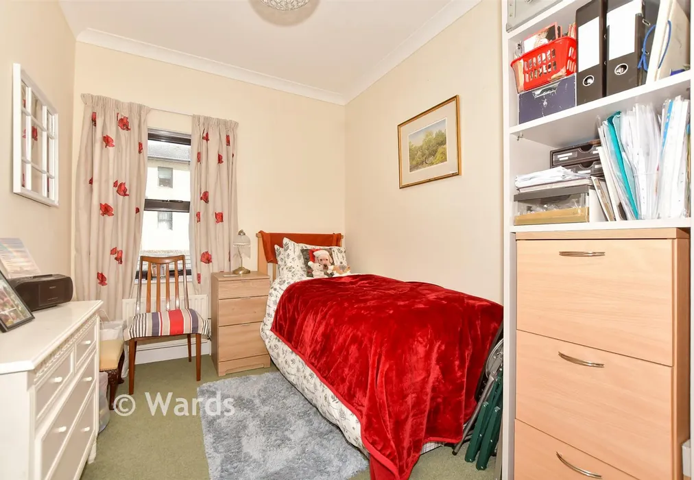 Bedroom 2 - Marine Parade, Hythe, Kent - Wards of Kent