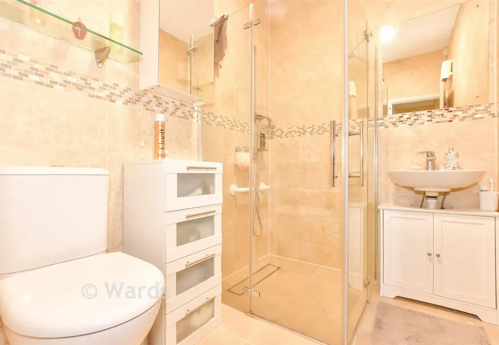 Shower Room - Marine Parade, Hythe, Kent - Wards of Kent