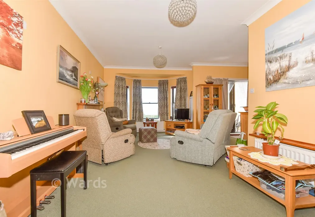 Lounge/Diner - Marine Parade, Hythe, Kent - Wards of Kent