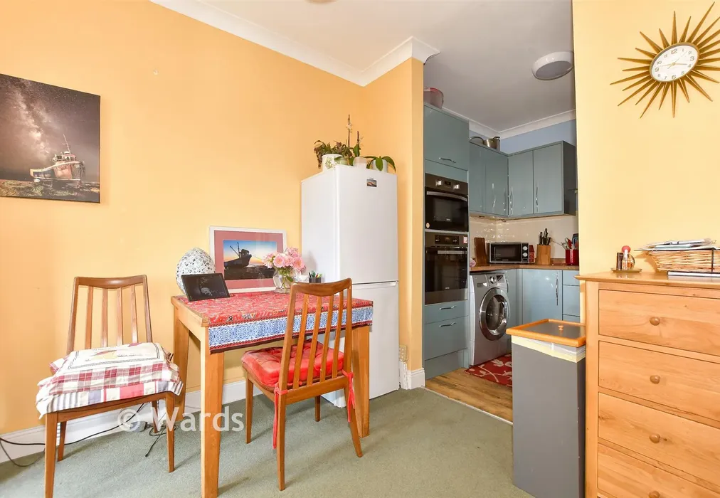 Lounge/Diner - Marine Parade, Hythe, Kent - Wards of Kent