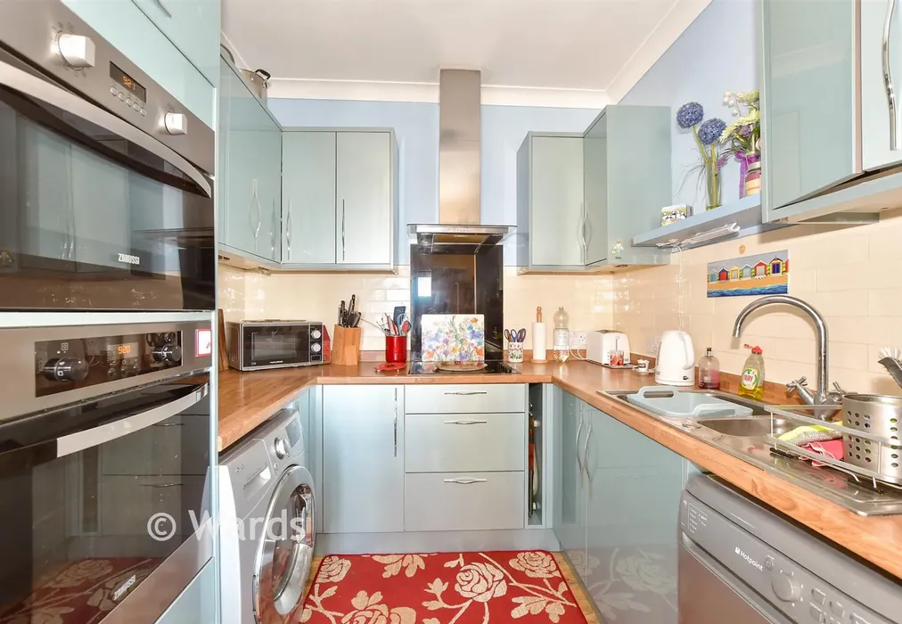 Kitchen - Marine Parade, Hythe, Kent - Wards of Kent