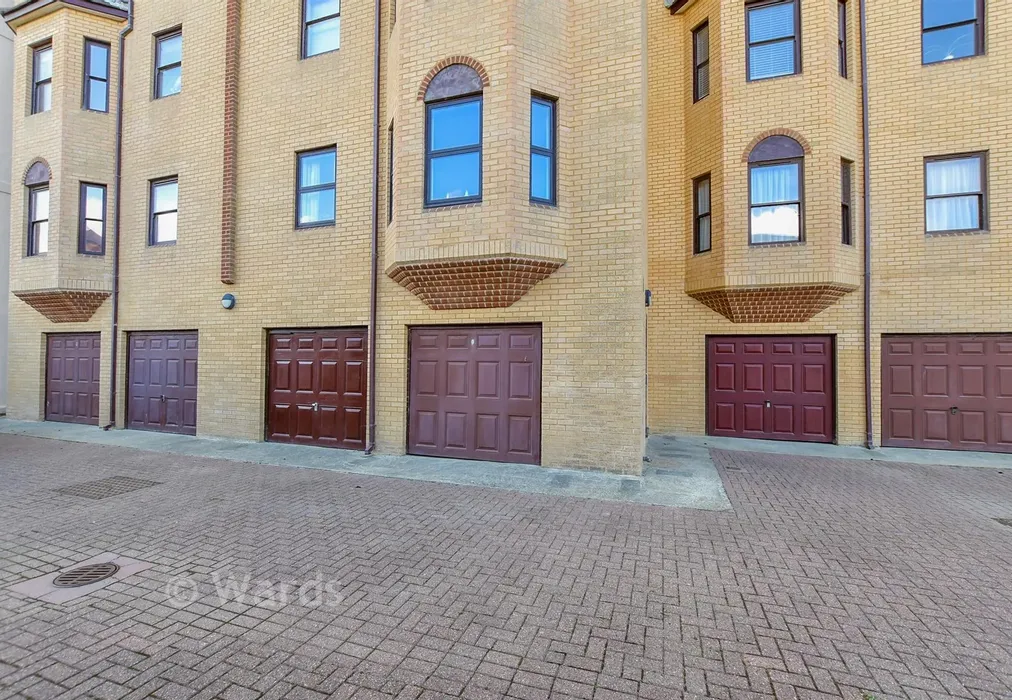 Garage - Marine Parade, Hythe, Kent - Wards of Kent