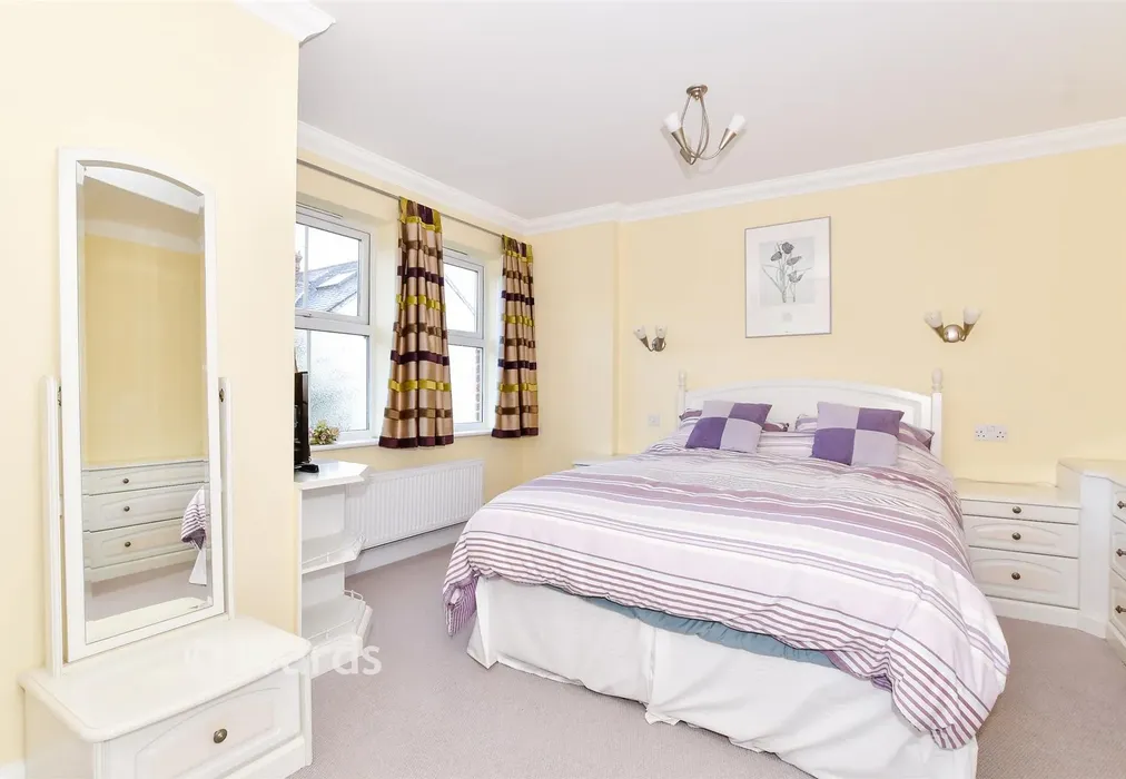 Bedroom 2 - Mill Bank, Tonbridge, Kent - Wards of Kent