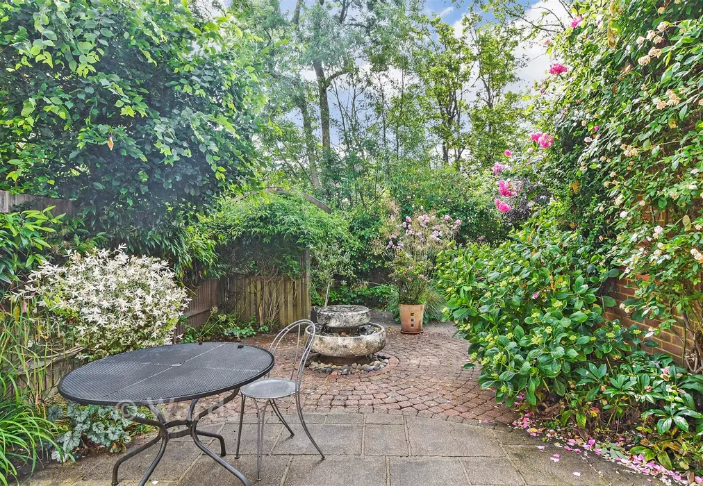 Rear Garden - Mill Bank, Tonbridge, Kent - Wards of Kent