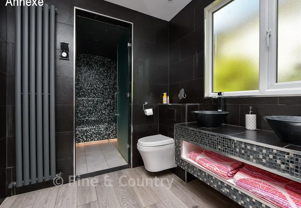 Shower Room (Annexe) - Wolverton Hill, Alkham, Dover, Kent - Wards of Kent
