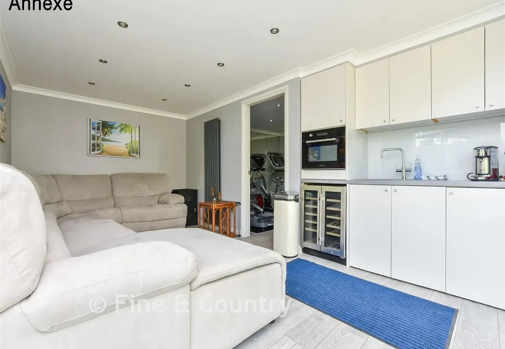 Lounge (Annexe) - Wolverton Hill, Alkham, Dover, Kent - Wards of Kent