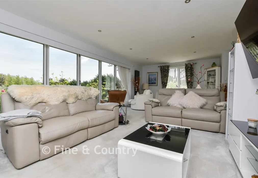 Sitting Room - Wolverton Hill, Alkham, Dover, Kent - Wards of Kent