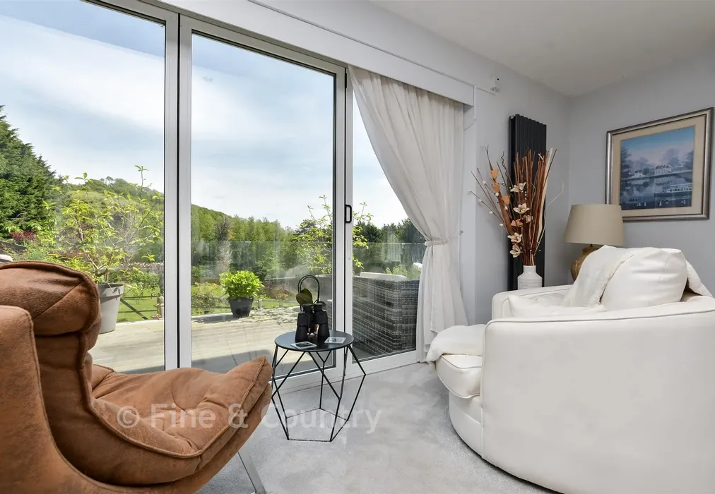 Sitting Room - Wolverton Hill, Alkham, Dover, Kent - Wards of Kent
