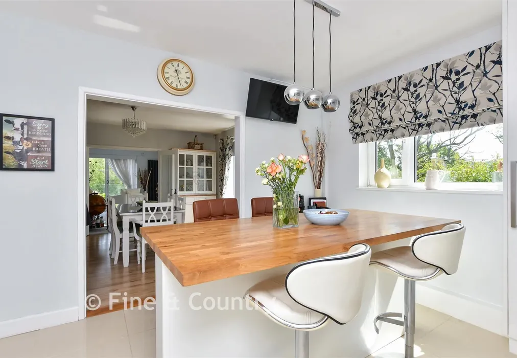 Breakfast Area - Wolverton Hill, Alkham, Dover, Kent - Wards of Kent