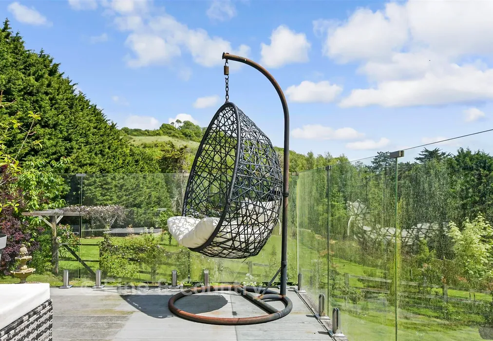 External Lifestyle Photograph - Wolverton Hill, Alkham, Dover, Kent - Wards of Kent