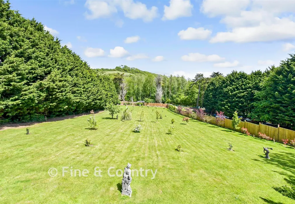Rear Garden - Wolverton Hill, Alkham, Dover, Kent - Wards of Kent