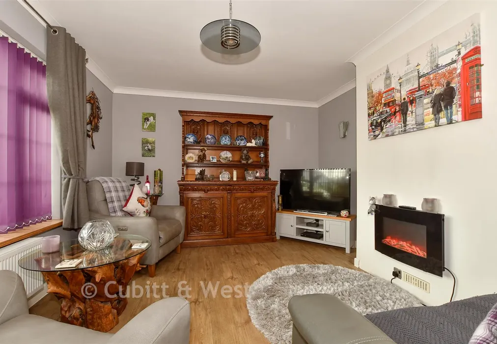 Lounge - Stewards Rise, Arundel, West Sussex - Wards of Kent