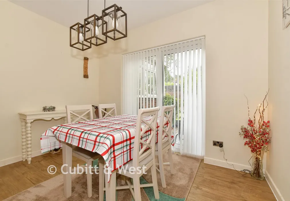 Dining Room - Stewards Rise, Arundel, West Sussex - Wards of Kent