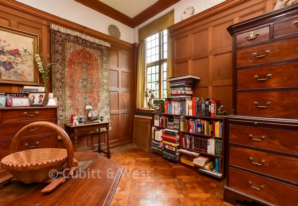 Internal Lifestyle Photograph - Rook Lane, Chaldon, Caterham, Surrey - Wards of Kent