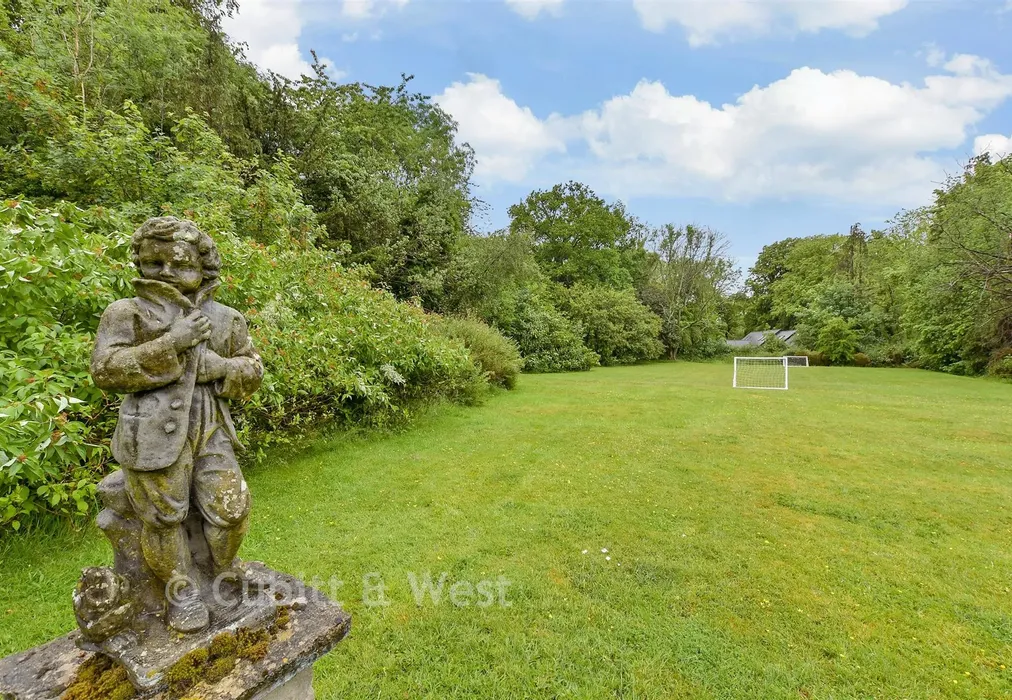 Rear Garden - Rook Lane, Chaldon, Caterham, Surrey - Wards of Kent