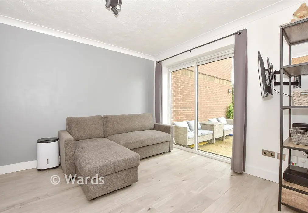 Lounge - London Road, West Kingsdown, Sevenoaks, Kent - Wards of Kent