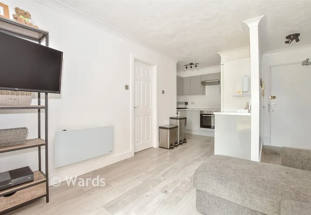 Lounge - London Road, West Kingsdown, Sevenoaks, Kent - Wards of Kent