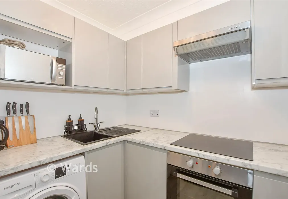 Bedroom - London Road, West Kingsdown, Sevenoaks, Kent - Wards of Kent