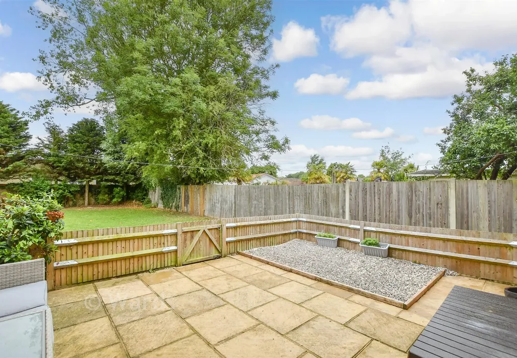 Rear Garden - London Road, West Kingsdown, Sevenoaks, Kent - Wards of Kent