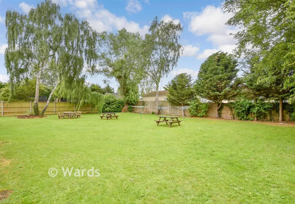 Communal Gardens - London Road, West Kingsdown, Sevenoaks, Kent - Wards of Kent