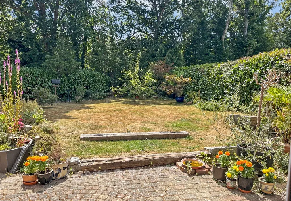 Rear Garden - Mill Mead, Ashington, Pulborough, West Sussex - Wards of Kent