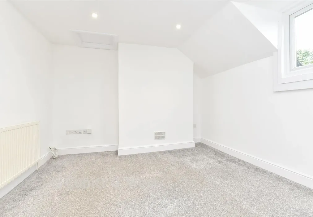 Living Room / Kitchen - North Street, Carshalton, Surrey - Wards of Kent