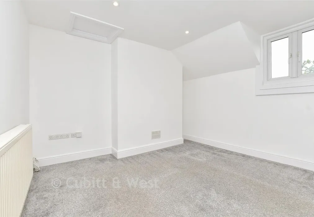Living Room / Kitchen - North Street, Carshalton, Surrey - Wards of Kent