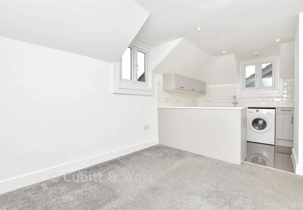 Living Room / Kitchen - North Street, Carshalton, Surrey - Wards of Kent