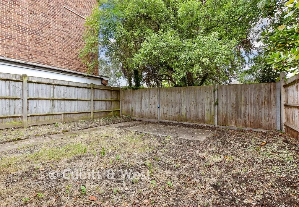 Rear Garden - North Street, Carshalton, Surrey - Wards of Kent
