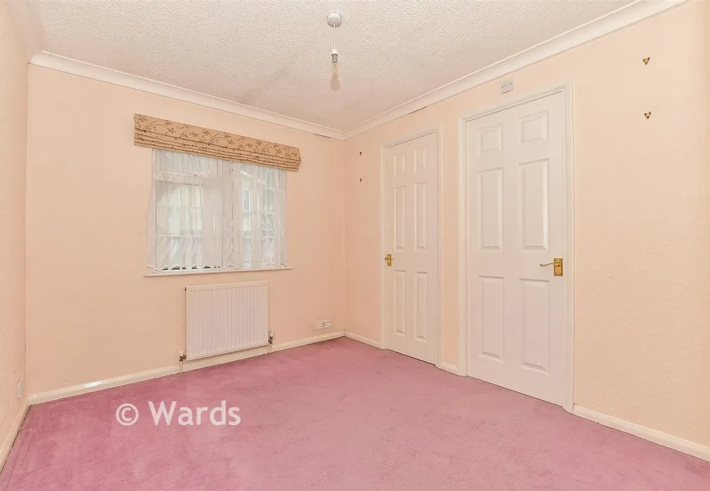 Bedroom 1 - Charing, Ashford, Kent - Wards of Kent