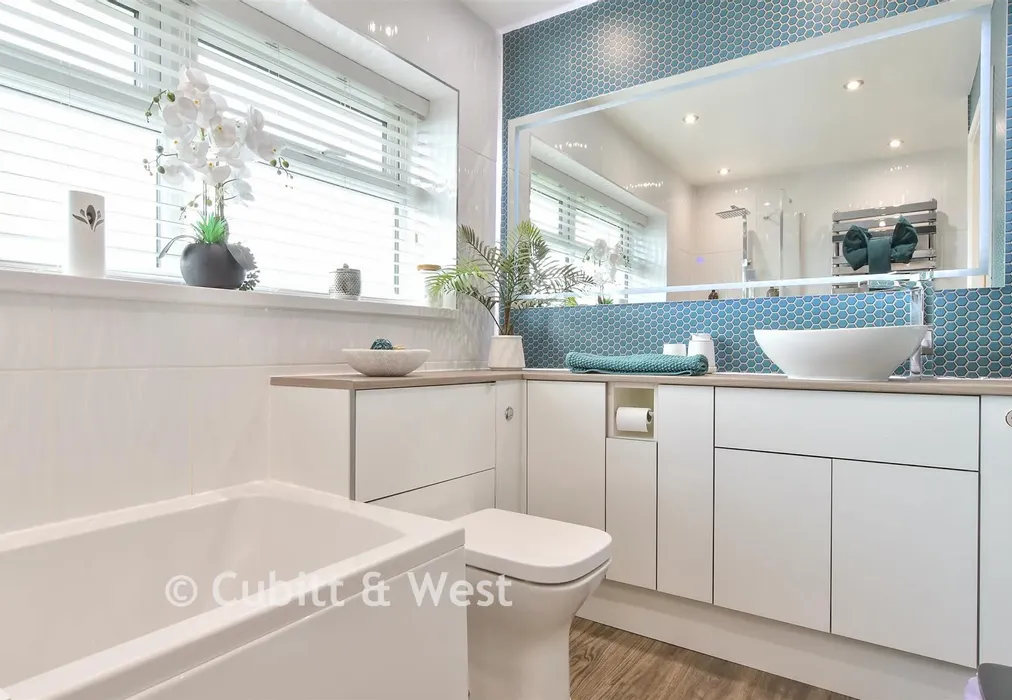 Bathroom - Merton Close, Bognor Regis, West Sussex - Wards of Kent