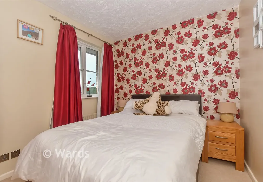 Bedroom 1 - Peregrine Close, Hythe, Kent - Wards of Kent