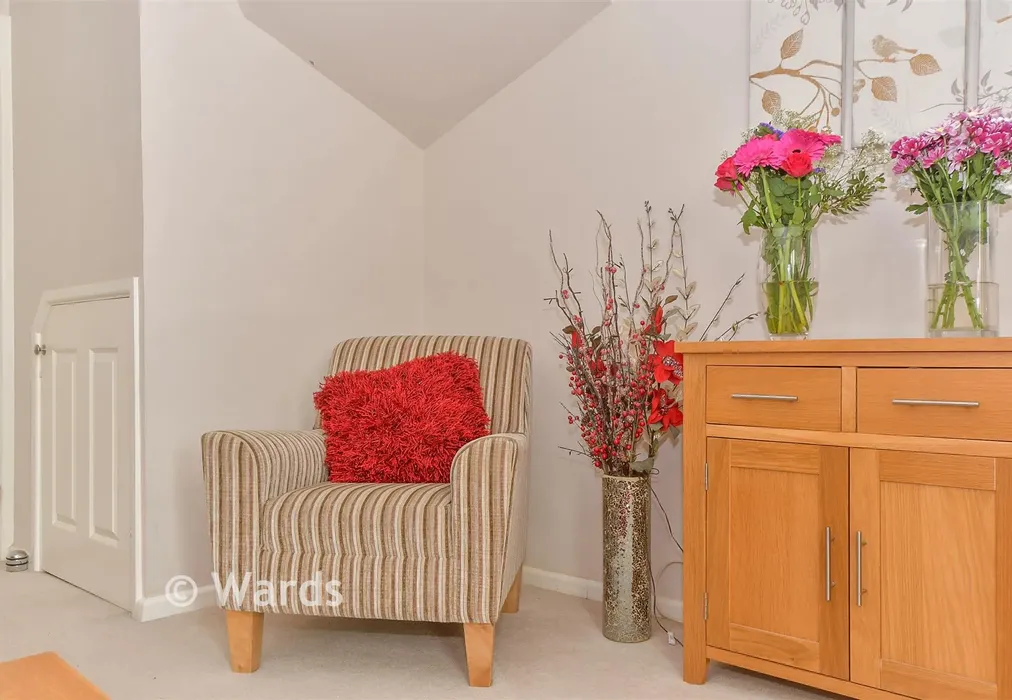 Internal Lifestyle Photograph - Peregrine Close, Hythe, Kent - Wards of Kent