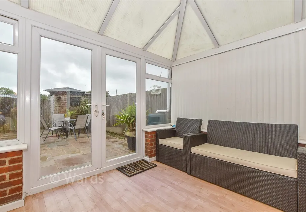 Conservatory - Peregrine Close, Hythe, Kent - Wards of Kent