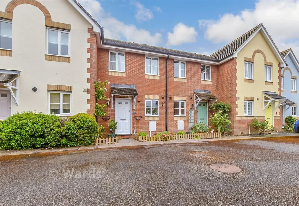 Driveway/Parking - Peregrine Close, Hythe, Kent - Wards of Kent