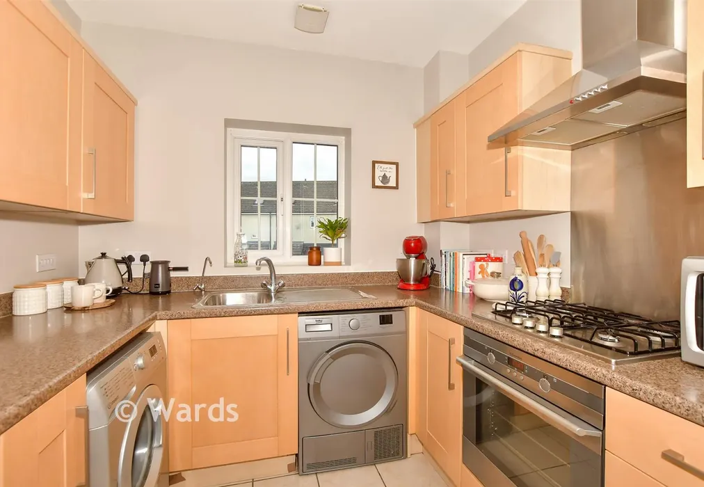Kitchen - Carter Close, Hawkinge, Folkestone, Kent - Wards of Kent
