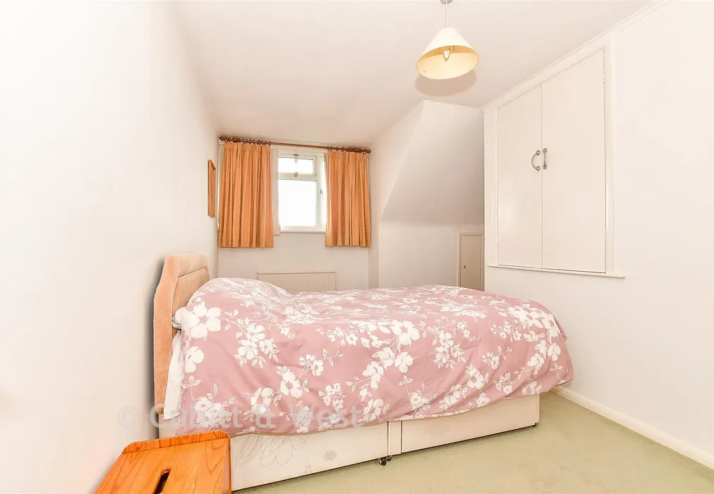 Bedroom 2 - Olives Meadow, Uckfield, East Sussex - Wards of Kent