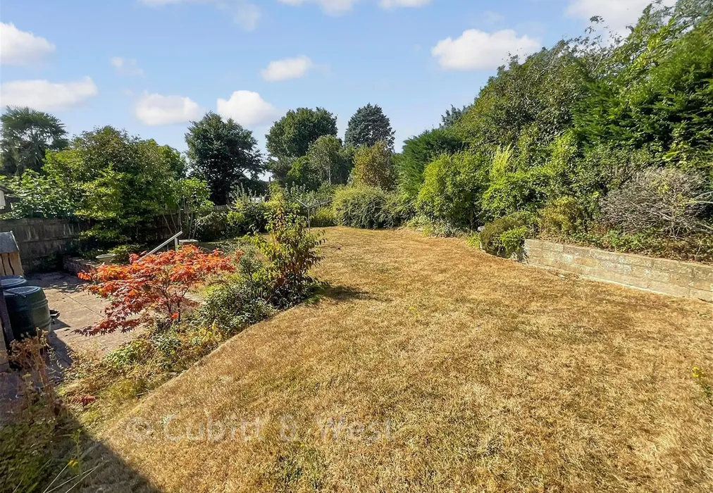 Rear Garden - Olives Meadow, Uckfield, East Sussex - Wards of Kent