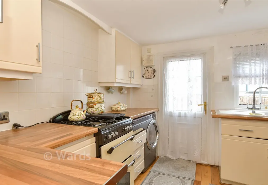 Kitchen - Rye Lane, Otford, Sevenoaks, Kent - Wards of Kent