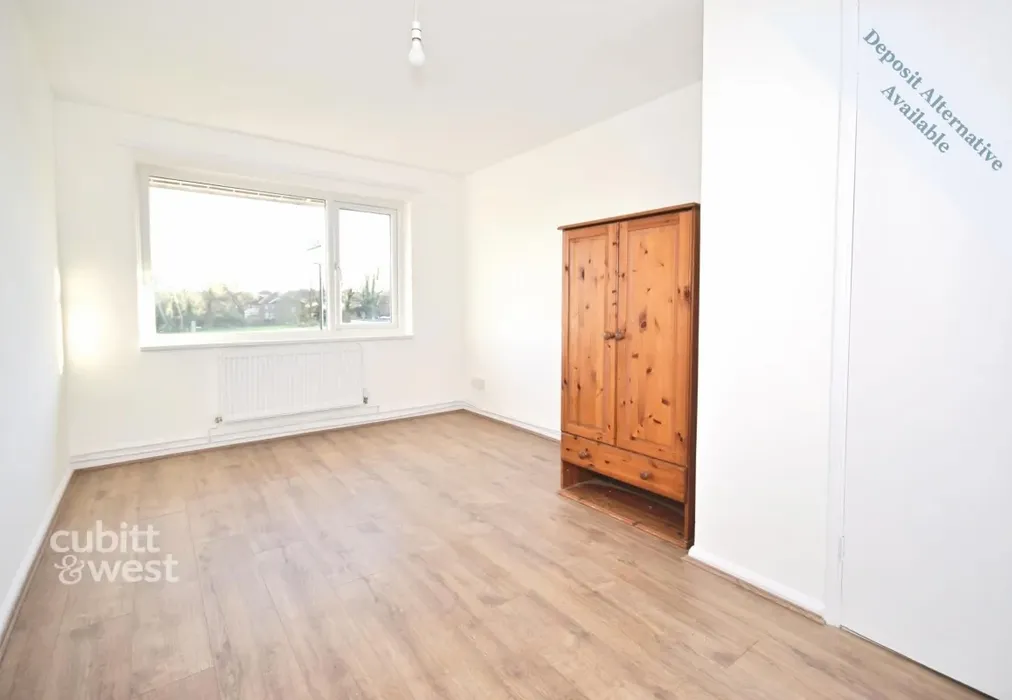 Bedroom 1 - Gales Drive, Crawley, RH10 - Wards of Kent