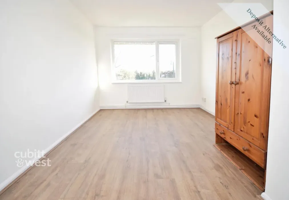 Bedroom 1 - Gales Drive, Crawley, RH10 - Wards of Kent