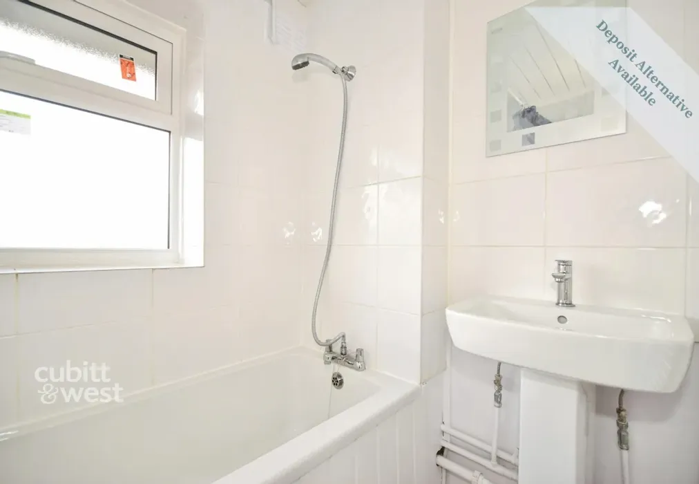 Bathroom - Gales Drive, Crawley, RH10 - Wards of Kent