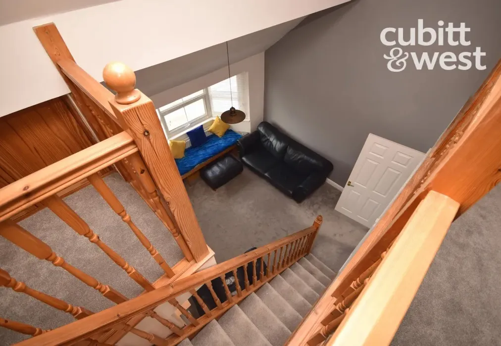 Lifestyle - Dunnings Road, East Grinstead, RH19 - Wards of Kent