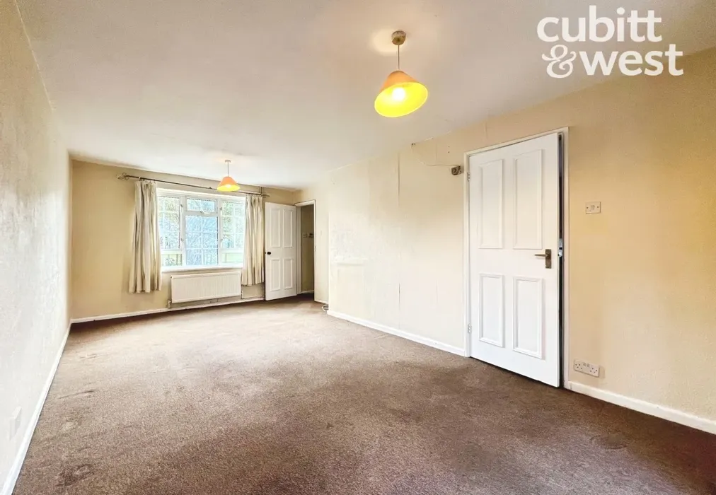 Lounge - St. Edmund's Close, Crawley, RH11 - Wards of Kent