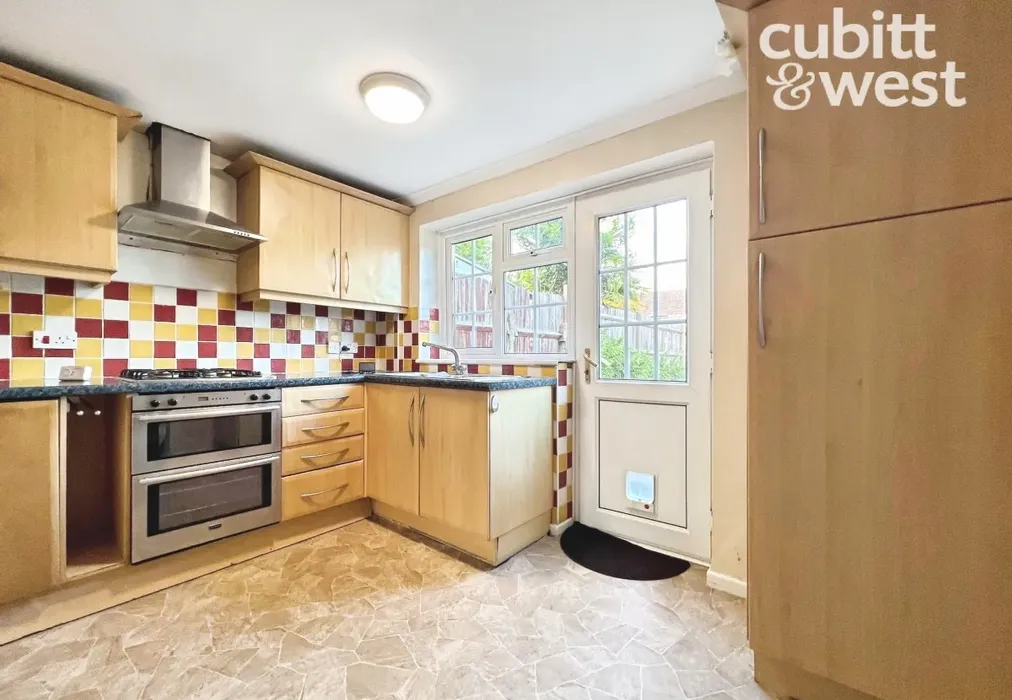 Kitchen - St. Edmund's Close, Crawley, RH11 - Wards of Kent
