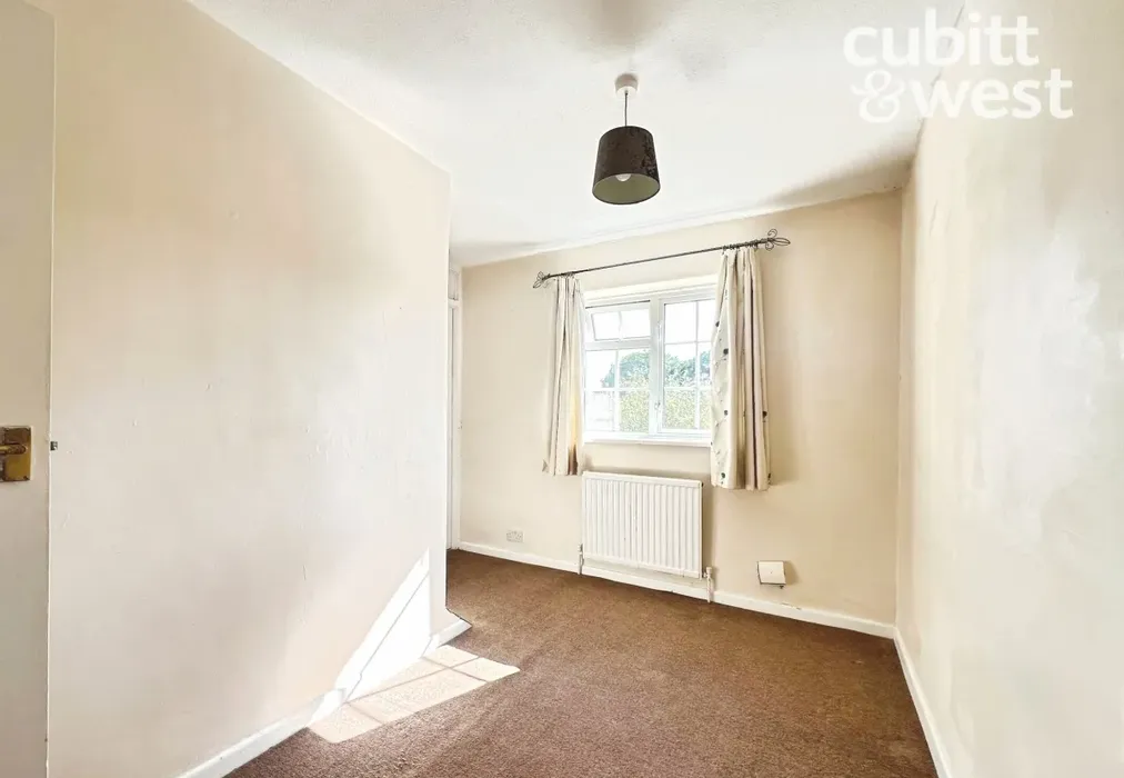 Bedroom 3 - St. Edmund's Close, Crawley, RH11 - Wards of Kent