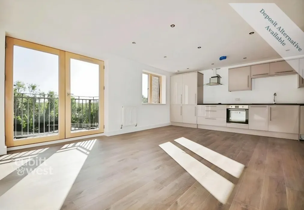 Living Area/Kitchen - Wood Street, East Grinstead, RH19 - Wards of Kent