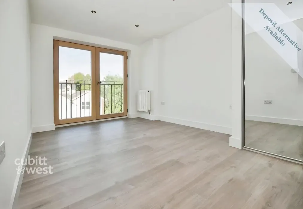 Bedroom - Wood Street, East Grinstead, RH19 - Wards of Kent