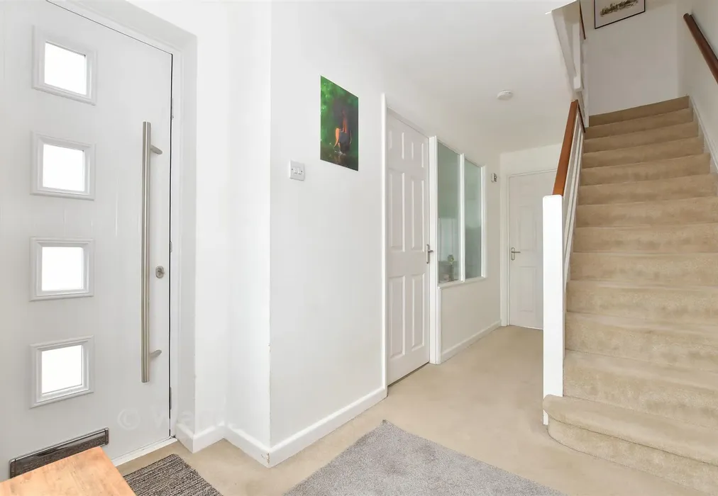 Entrance Hall - Kentmere Avenue, Ramsgate, Kent - Wards of Kent