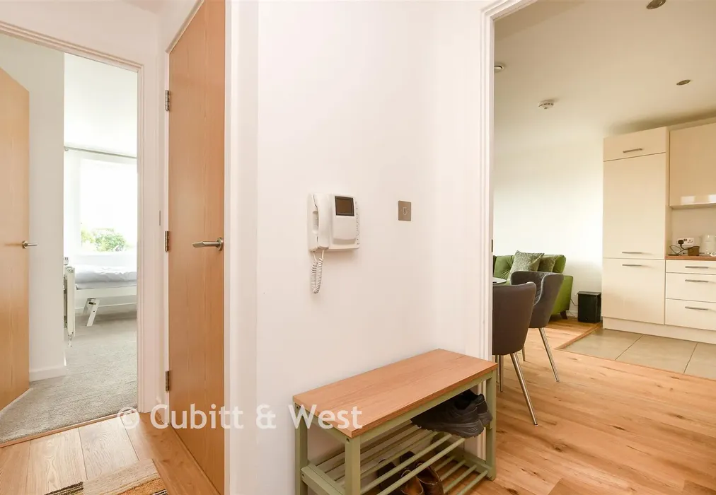 Hallway - Russells Crescent, Horley, Surrey - Wards of Kent